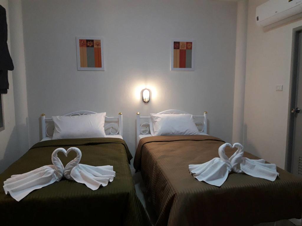 Baan Suan Geb Tawan Hotel Lop Buri Екстериор снимка