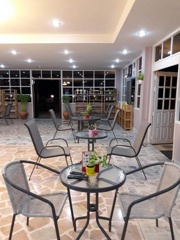 Baan Suan Geb Tawan Hotel Lop Buri Екстериор снимка
