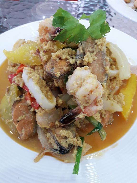 Baan Suan Geb Tawan Hotel Lop Buri Екстериор снимка